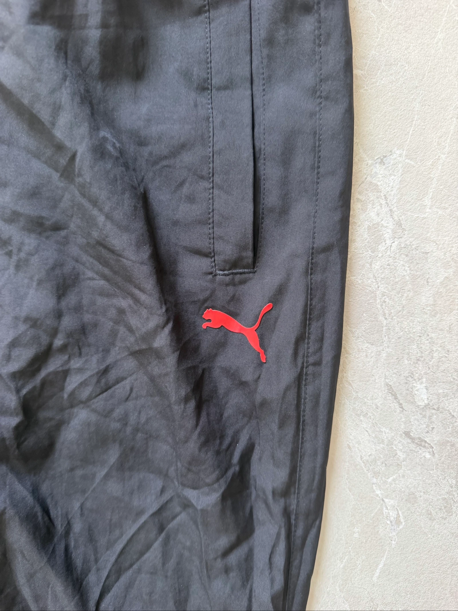 Pantalón Puma Ferrari negro con logos bordados – photo 2